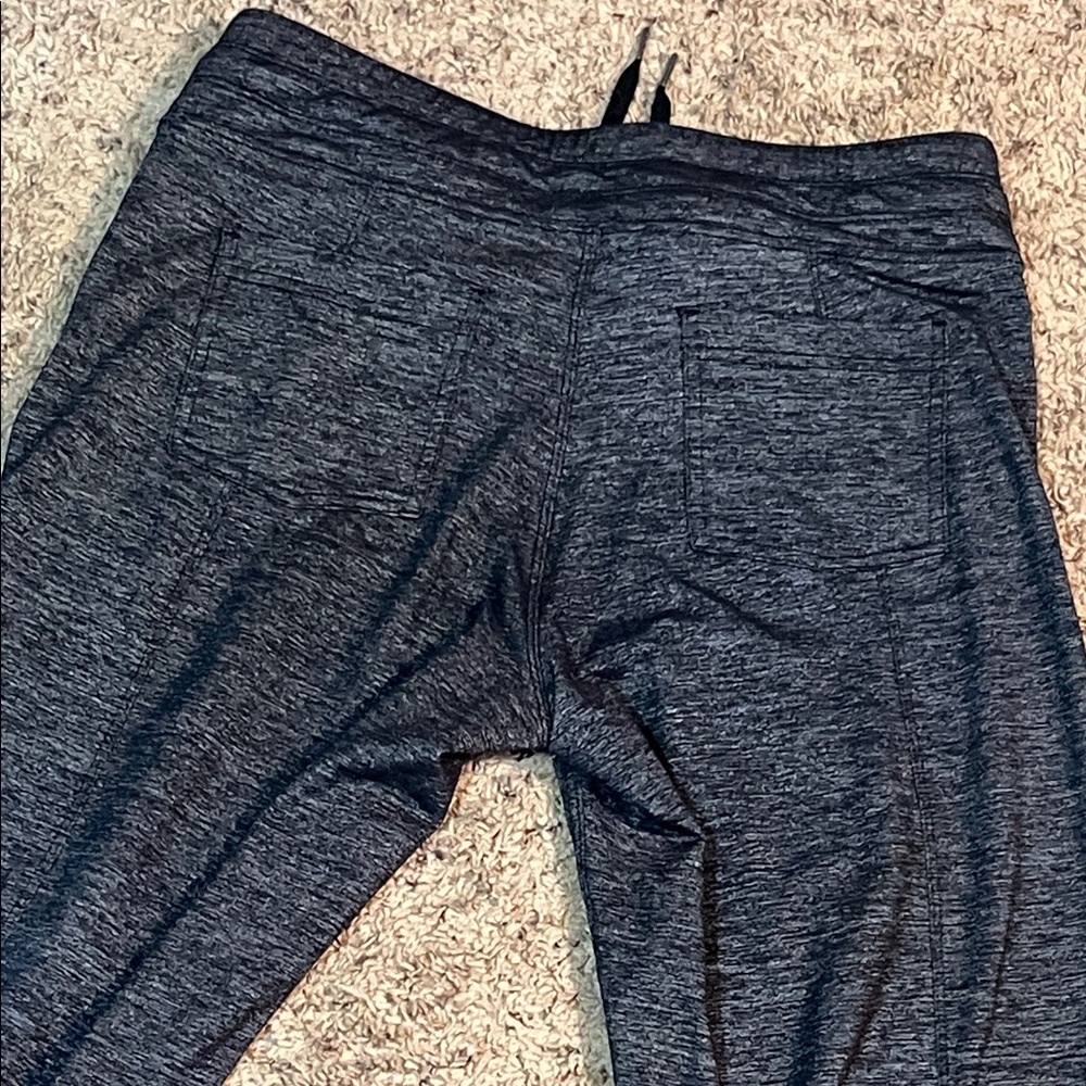 Athleta Quest Metro Slouch Capri Pants Medium Heather Gray Travel Jogger NWOT - Picture 6 of 9